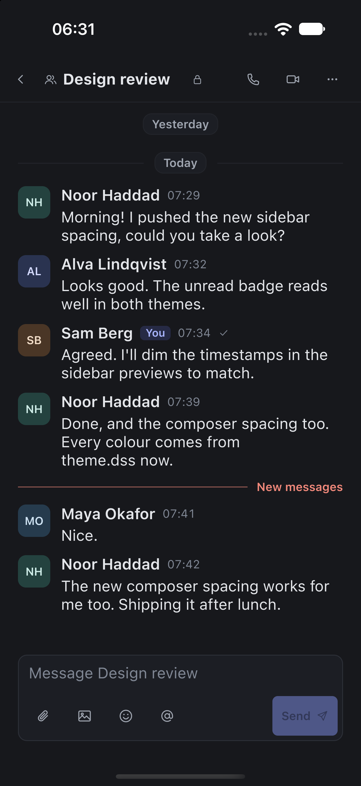 Lowfire on iPhone, dark: a group conversation with the sidebar and the message composer.