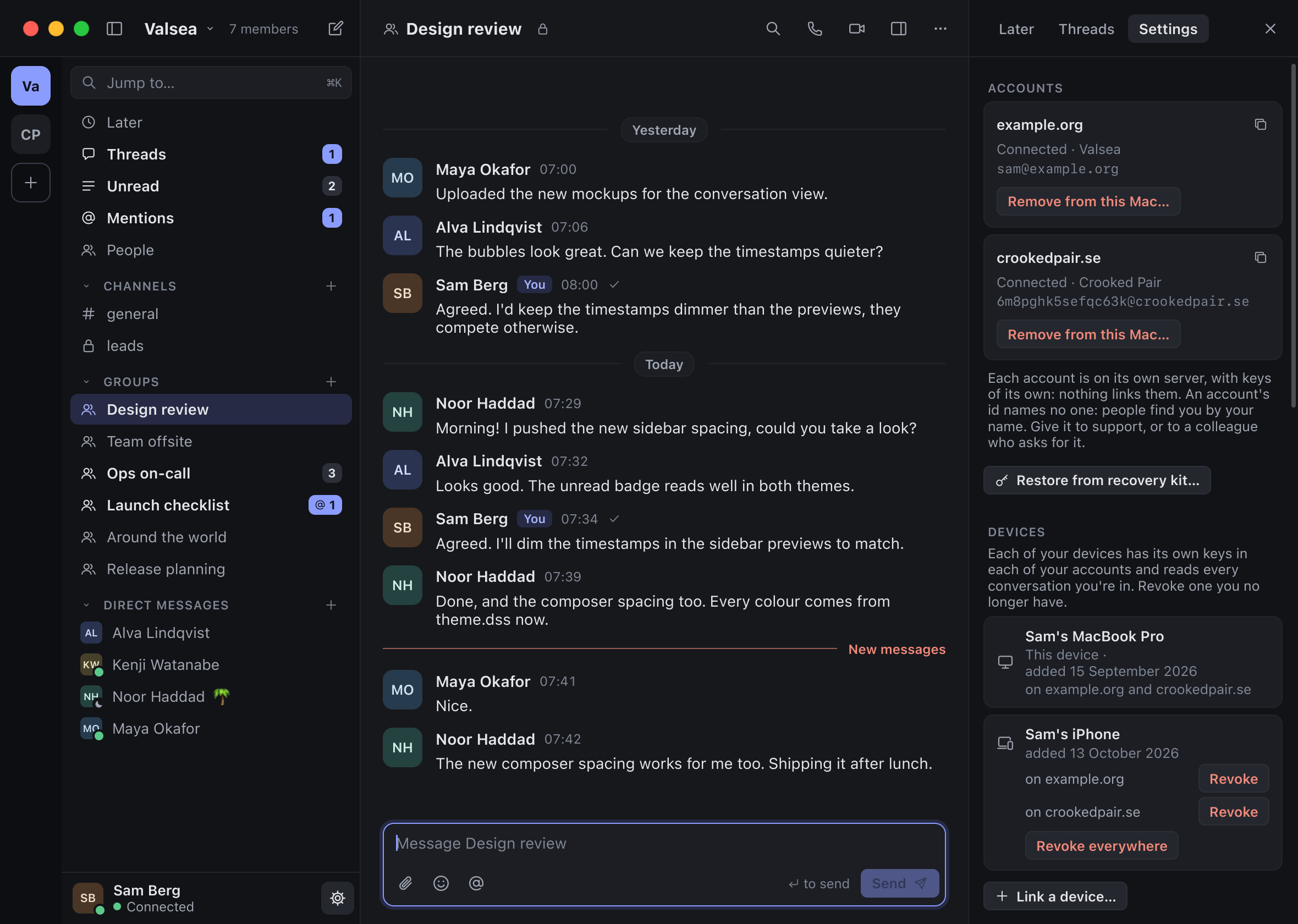Lowfire on the Mac, dark: Settings with two accounts on different servers and their linked devices.